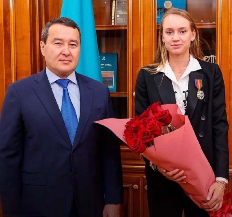 勒沃库森应 勒沃库森应